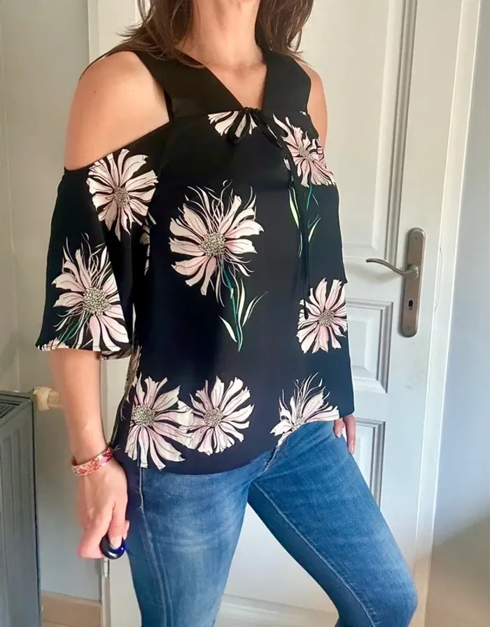 Blouse noire à épaules dénudées – Maison 123 S / 36 / 8·Très bon état - photo numéro 3