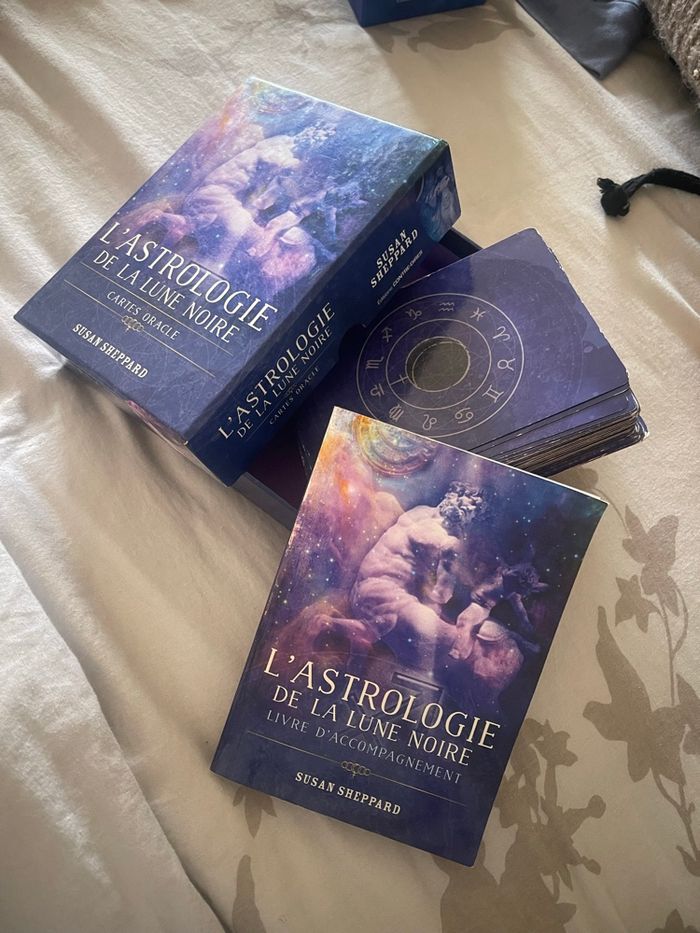 Carte oracle l’astrologie de la lune noire