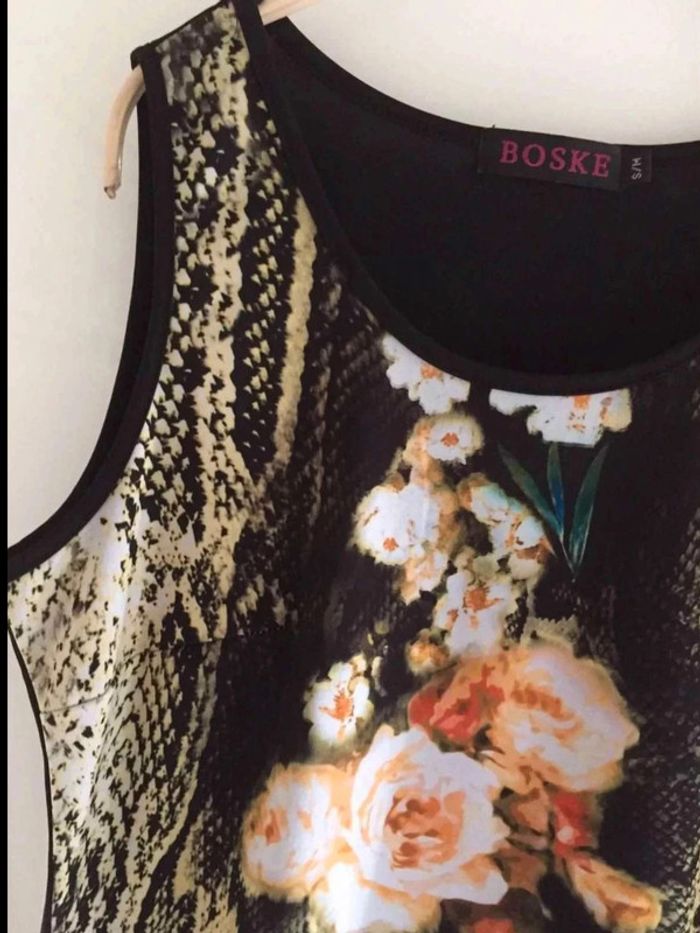 Robe  mini  fleurs  Taille S - photo numéro 2