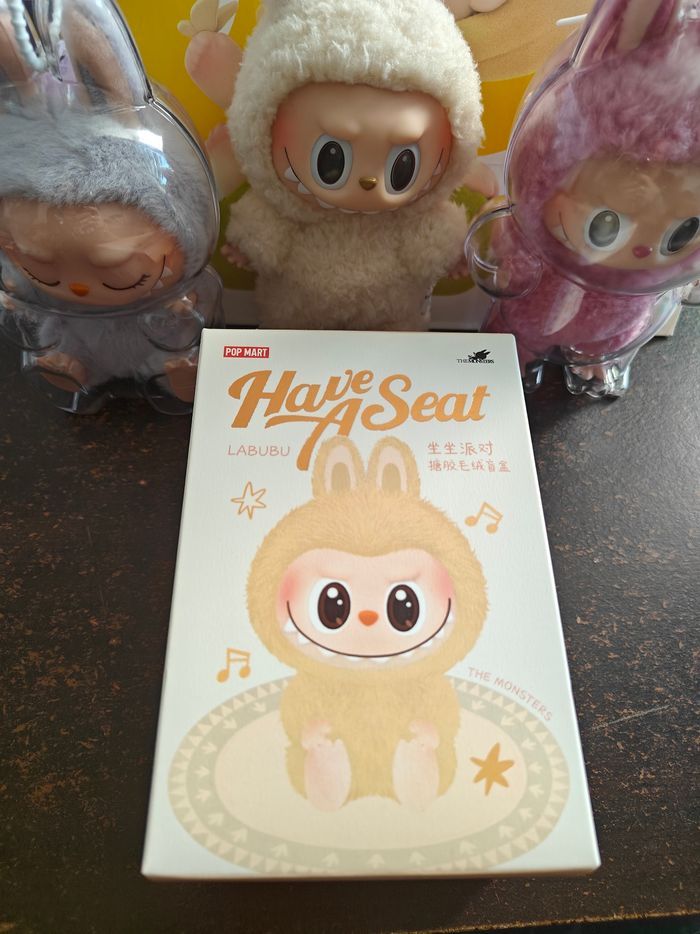 Labubu have a seat - photo numéro 3