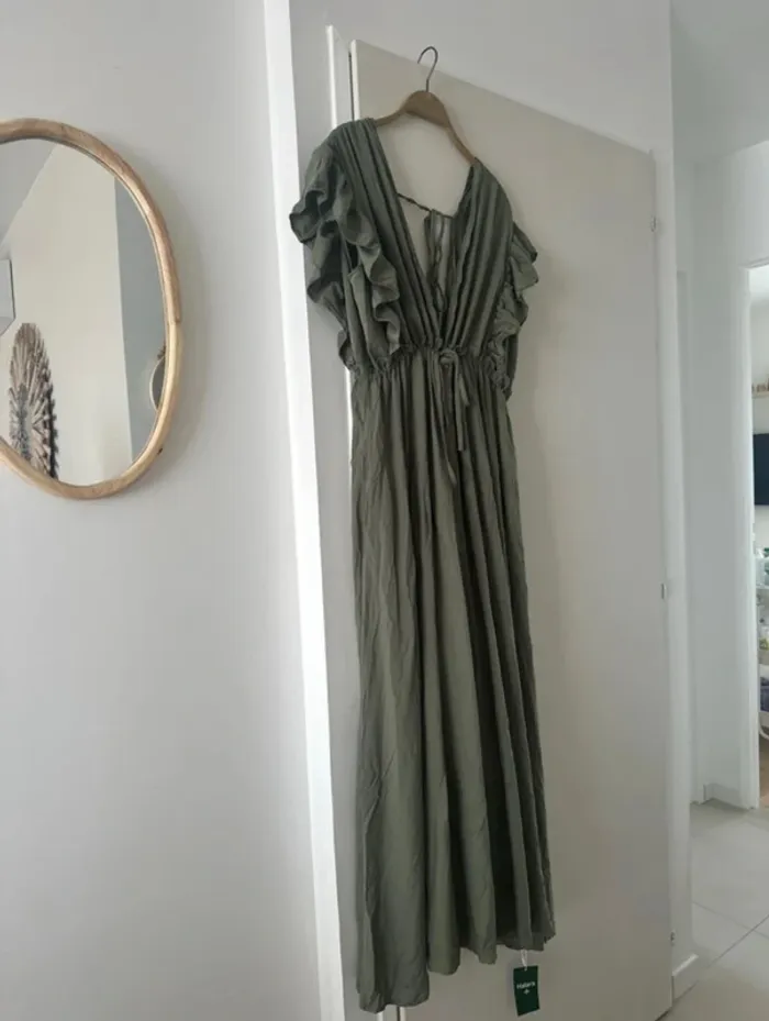 Robe Halara neuve avec étiquette - photo numéro 2