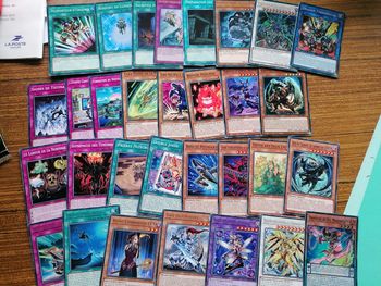Lot 31 cartes yu gi oh 