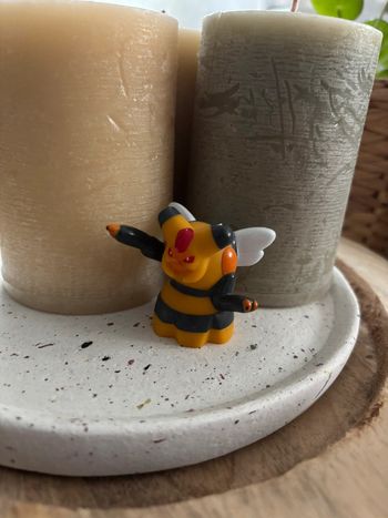 Figurine de doigt vespiqueen 2008 bandai Pokémon Nintendo