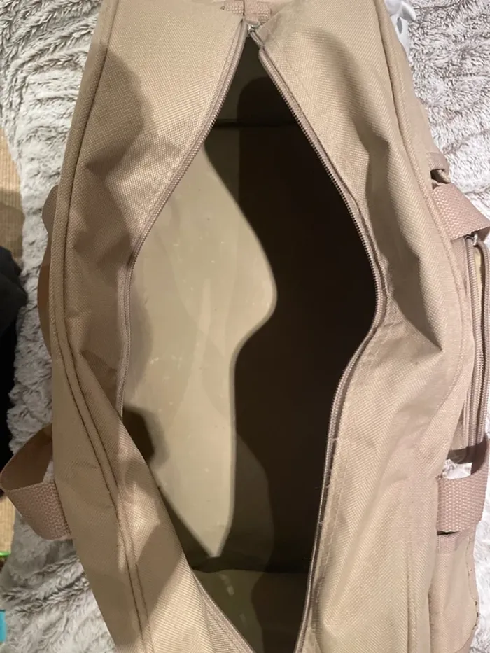 Sac de voyage avec de multiples rangements - photo numéro 3