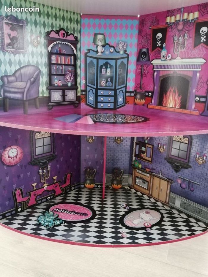 Grand manoir en bois "Monster high" - photo numéro 4