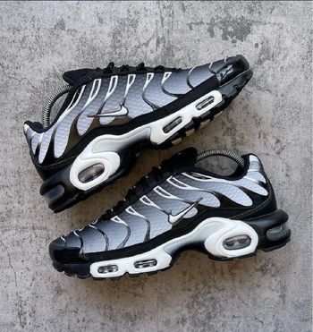 Tn gris noir blanc 38