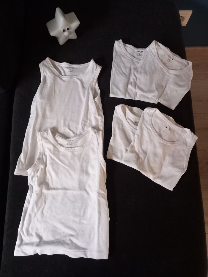 6 maillots de corps 2-3 ans
