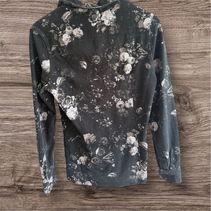 Chemise manches longues noir à motifs floraux gris blanc H&M taille 36 S - photo numéro 3