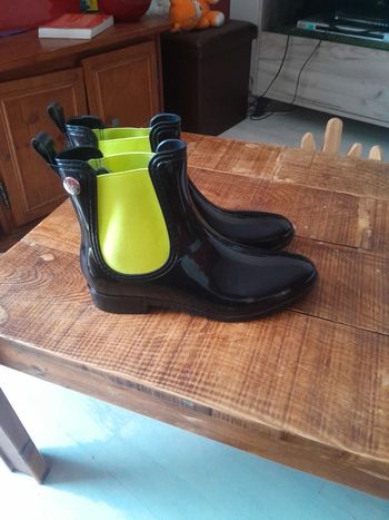 bottines pluie noir et jaune Silky Toes taille 40