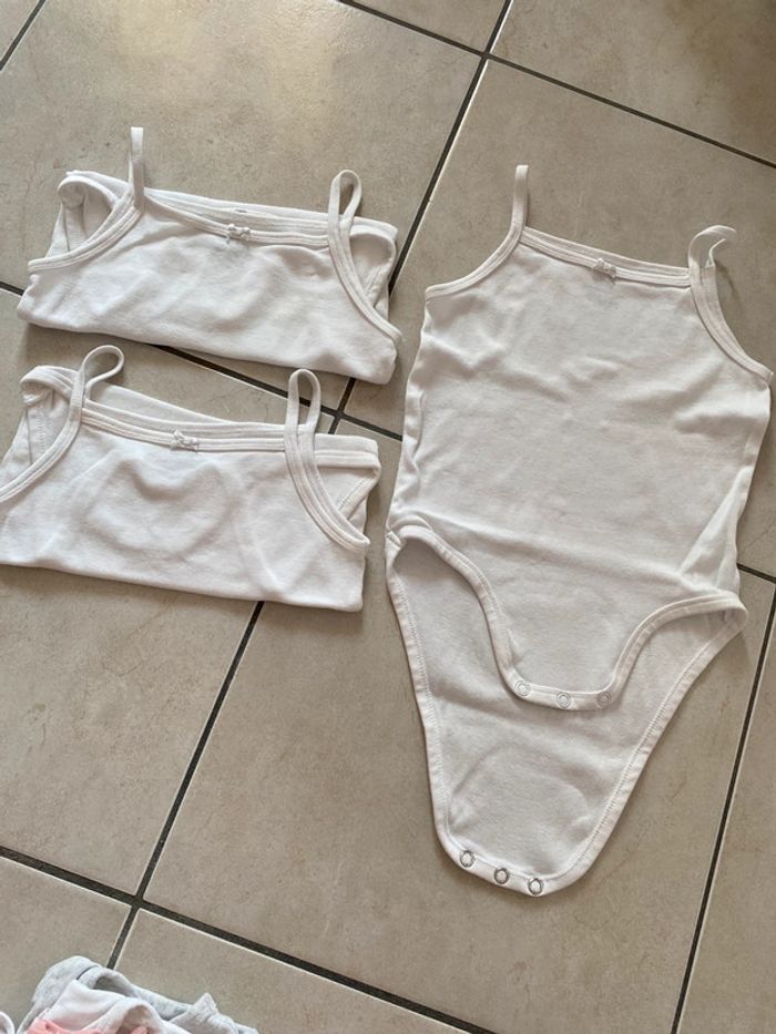 Lot de 3 body blanc bretelles fines H&M 86 - photo numéro 3