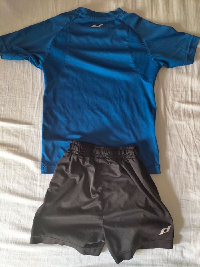 2 tenues de sport - photo numéro 5