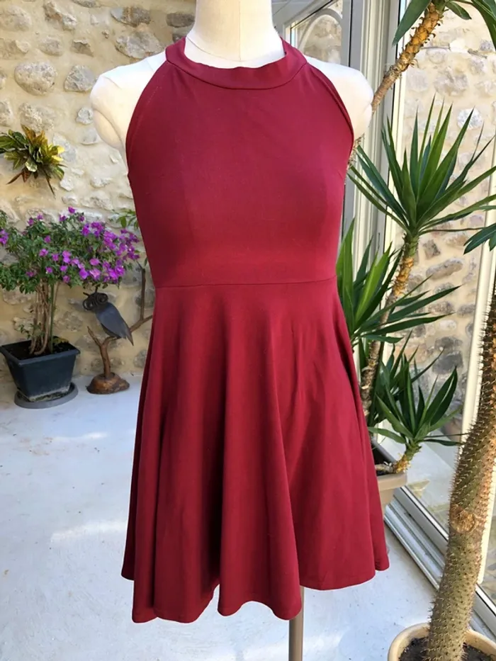 Boohoo - Robe rouge bordeaux sans manches débardeur col patineuse