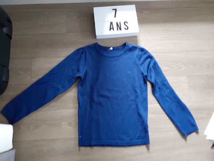 Pull bleu