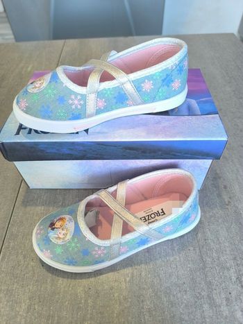 Basket reine des neiges taille 28