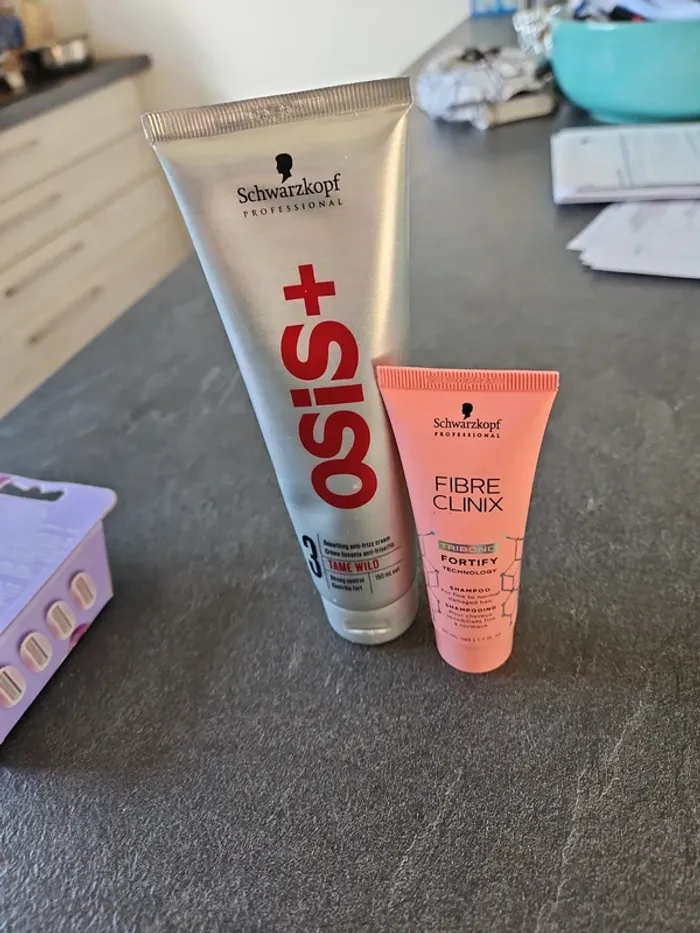 Creme lissante anti frissons schwarzkopf osis+