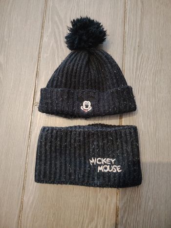 Bonnet et tour de cou Mickey