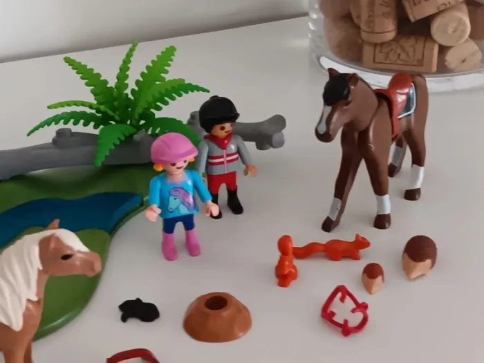 Playmobil

6947 Playmobil Cavaliers avec poneys et cheval - photo numéro 16
