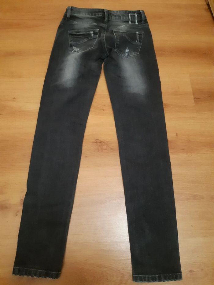 Jeans femme taille 32/36 voir taille sur l'étiquette - photo numéro 3