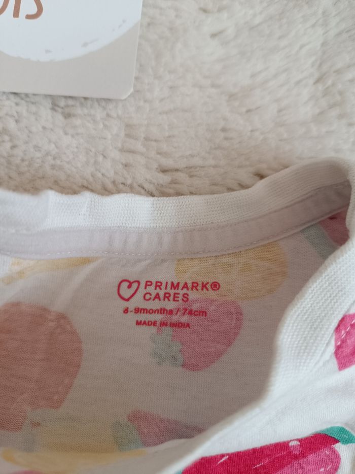 Tee shirt Primark 6-9 mois - photo numéro 2