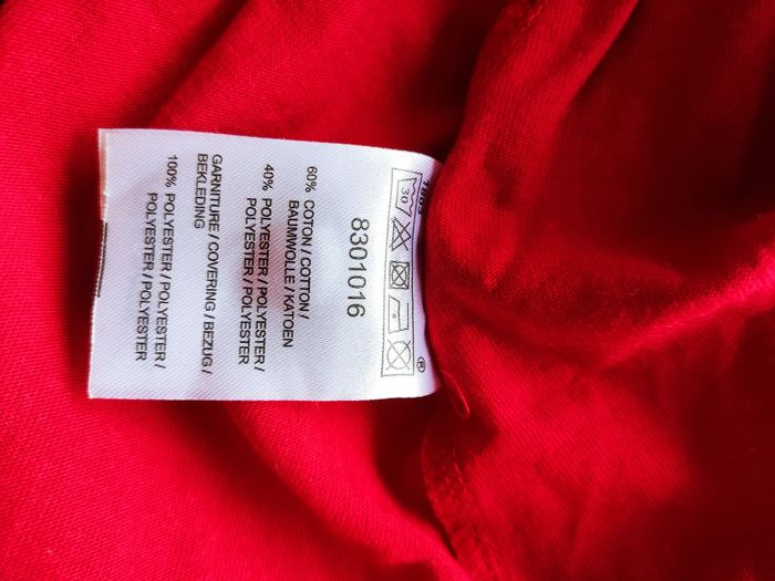 Robe rouge à paillettes et tulle - photo numéro 4