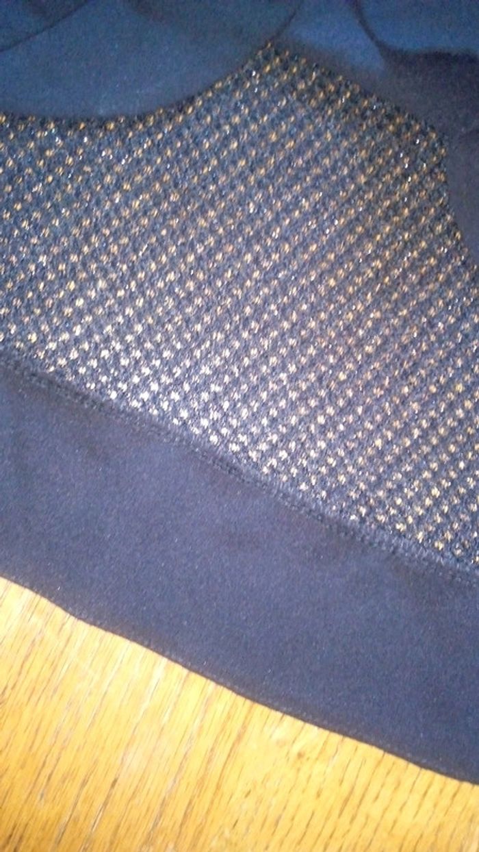 Haut noir avec noeud et décolleté dans le dos - photo numéro 5