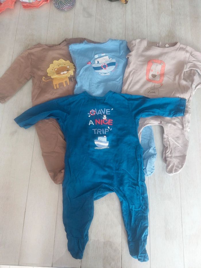Lot de 4 pyjamas manches longues en 6 mois