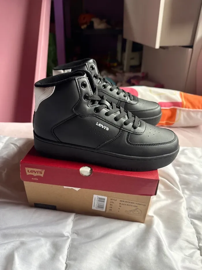 Superbes baskets montantes Levi’s neuves avec étiquette pointure 38 - photo numéro 4