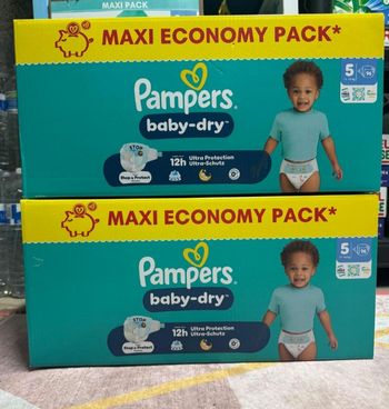 Lot 2 cartons couches pampers t5