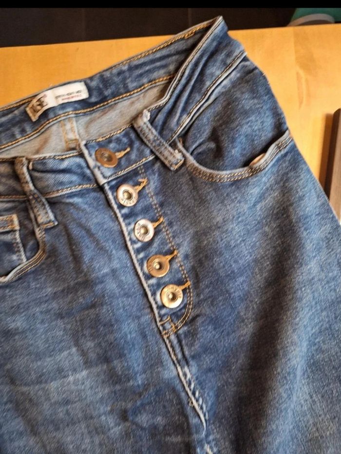 Jean pour femme taille S Marque daysie très bon état - photo numéro 4