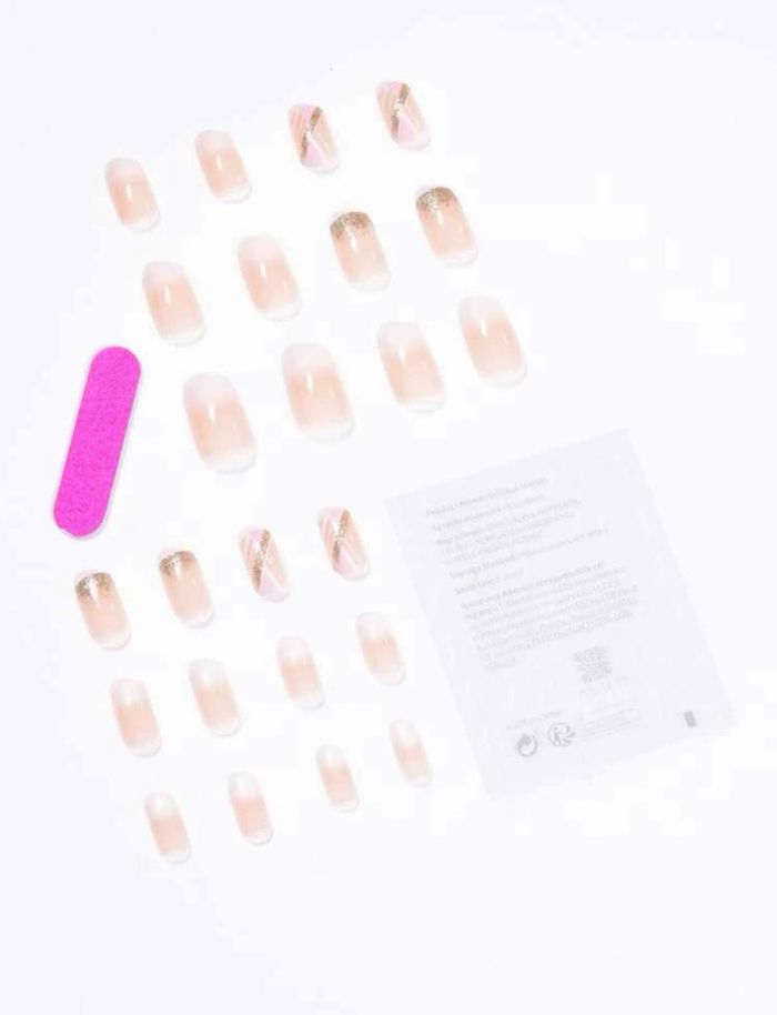Sachet avec faux ongles orange - photo numéro 6