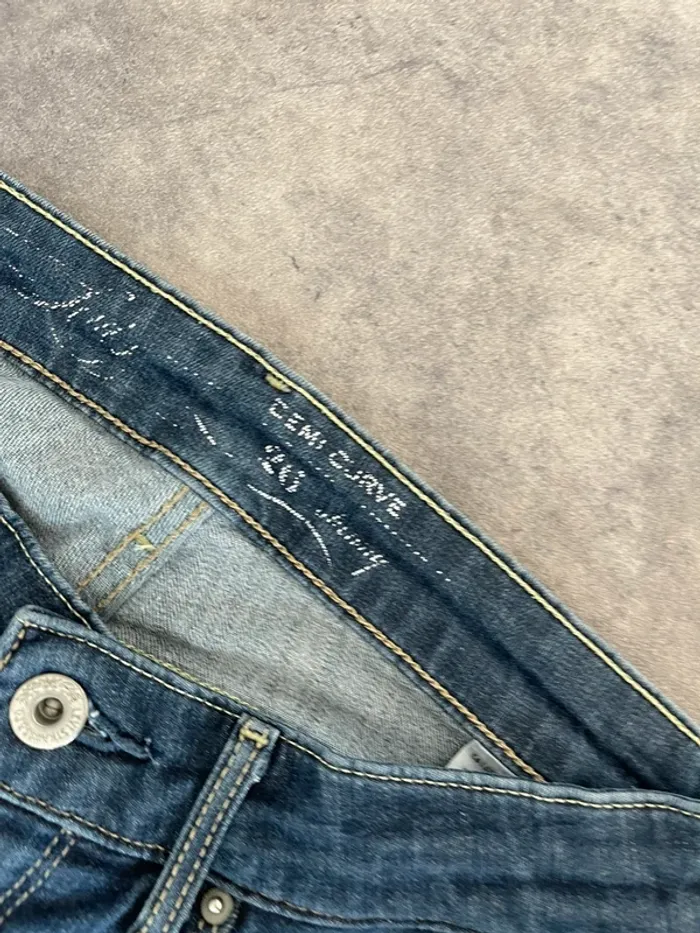 Jean Levi’s Demi Curve W26 L32 - photo numéro 7