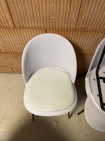 6 Chaise blanche