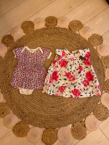 Lot 2 robes Petit bateau  12 mois