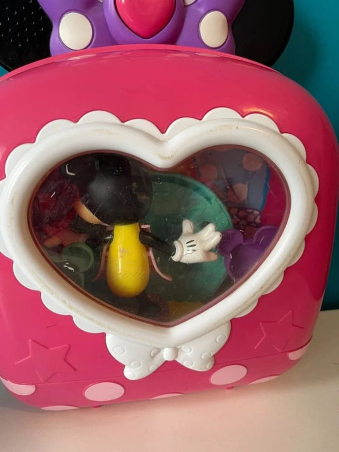 Valisette minnie sonore avec figurines et accessoires - photo numéro 4