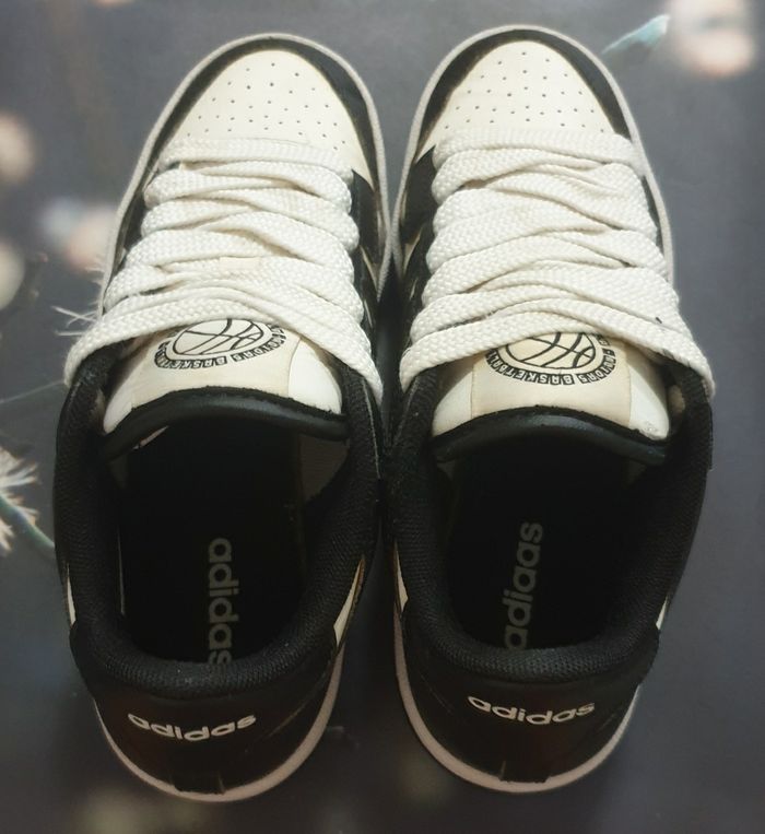 baskets marque adidas basketball-designed im la, avec des gros lacets taille 36 - photo numéro 2