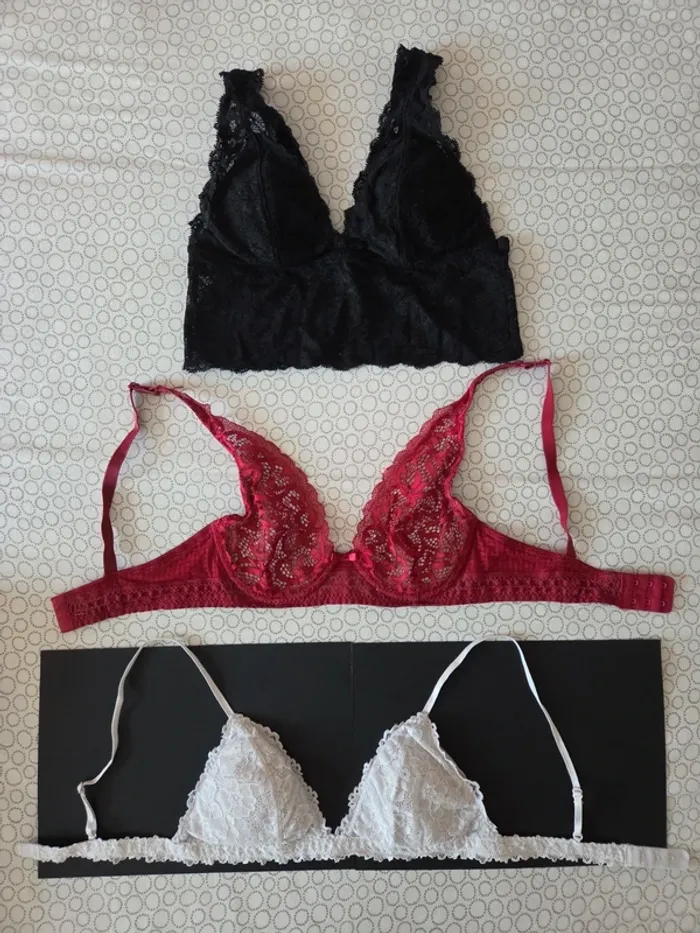 Lot de 3 soutien-gorges bralettes en dentelle