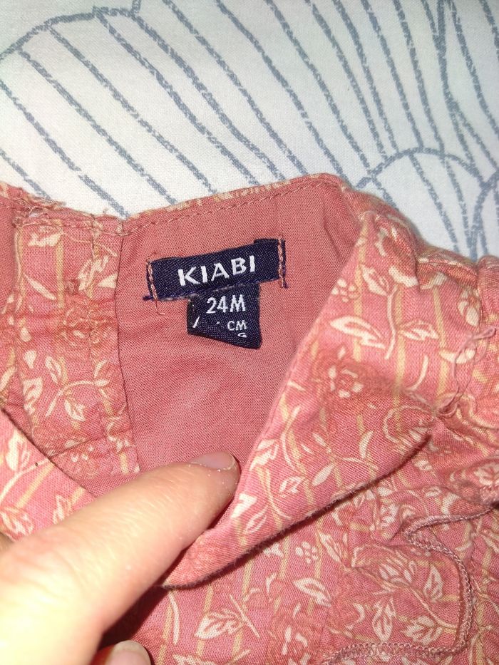 Blouse sans manches Kiabi taille 24 mois - photo numéro 2