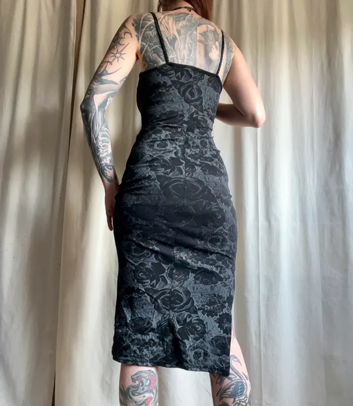 Robe slip on midi roses 🥀 Goth Whimsigoth vintage 90s - Taille S - photo numéro 3