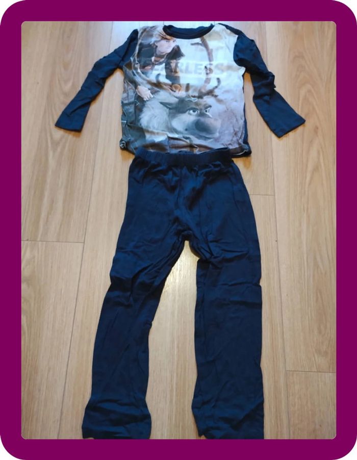 Pyjama reine des neiges taille 5 ans en très bon état