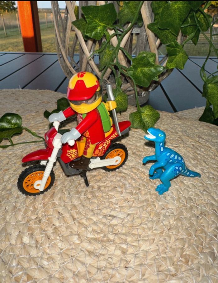 Playmobil 9431 – Pilote de moto + Raptor