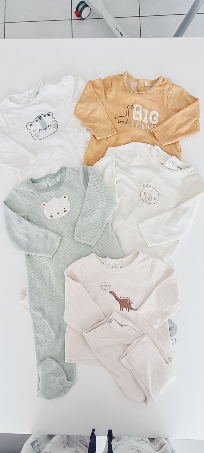 Lot 5 pyjamas velours 6mois - photo numéro 2