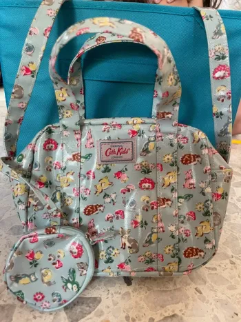 Petit sac en bandoulière et son porte monnaie