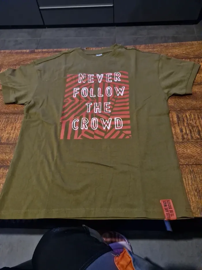 Tee-shirt 11-12 ans - photo numéro 2