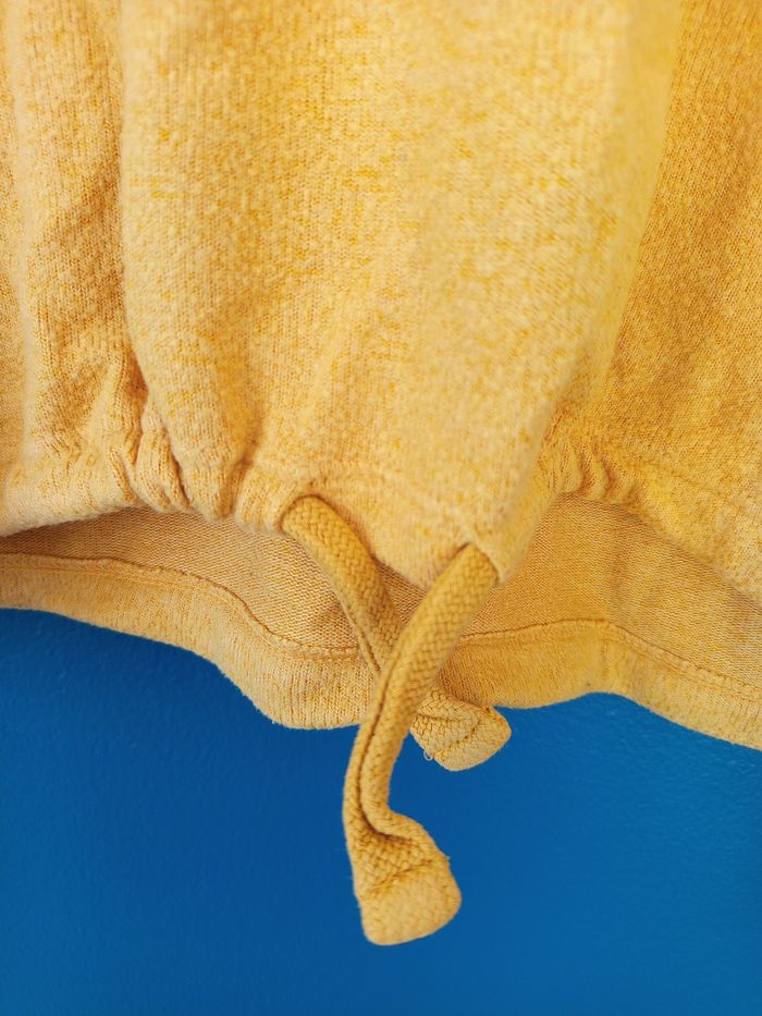 Pull jaune - photo numéro 2