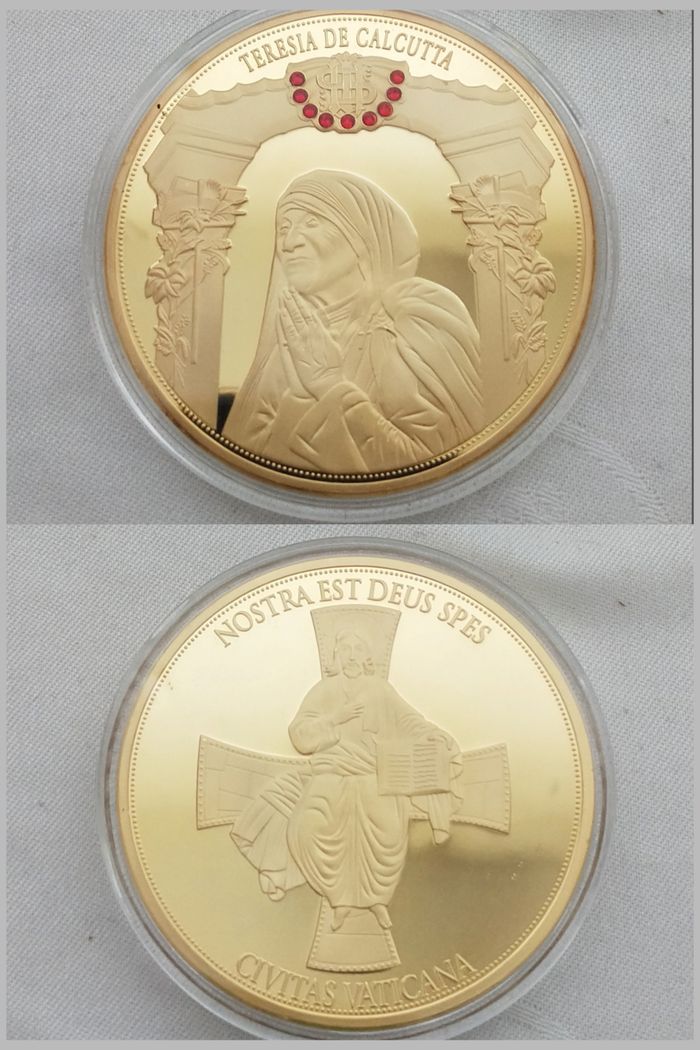 Médaille double face Mère Teresa / Dieu NEUF - photo numéro 8