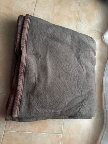 Couverture Courtelle 220*240 cms