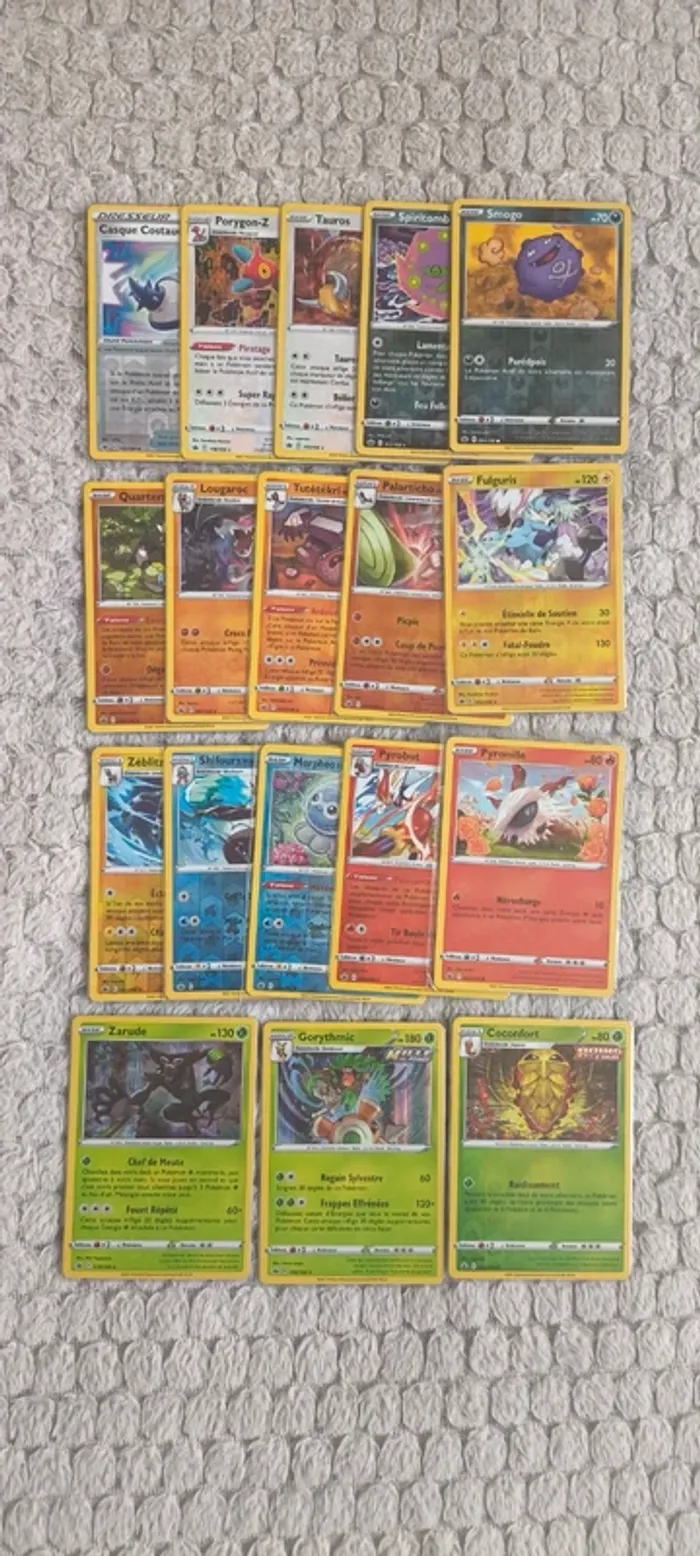 Lot de 17 cartes Pokémon Règne De Glace - Reverses & Holos