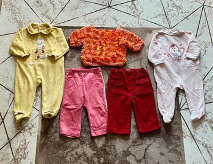 Vêtements bébé fille 9 et 12 mois - photo numéro 2