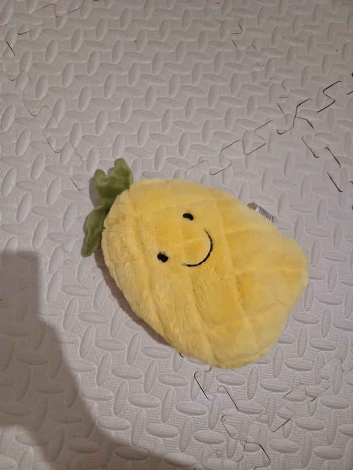 Peluche Ananas jaune vert état neuve - photo numéro 2