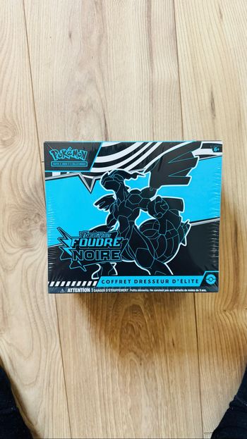 ETB Pokémon Foudre Noire EV10,5